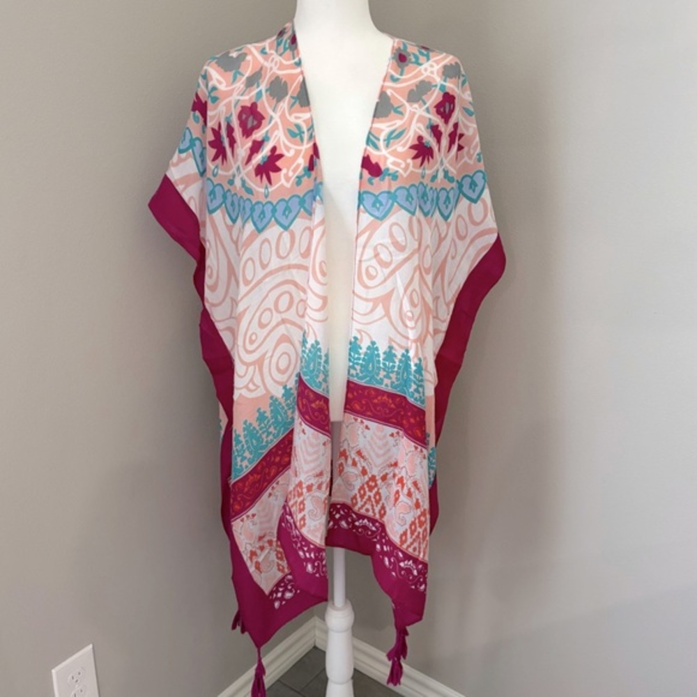 NWT DO EVERYTHING IN LOVE | LIGHTWEIGHT PINK KIMONO